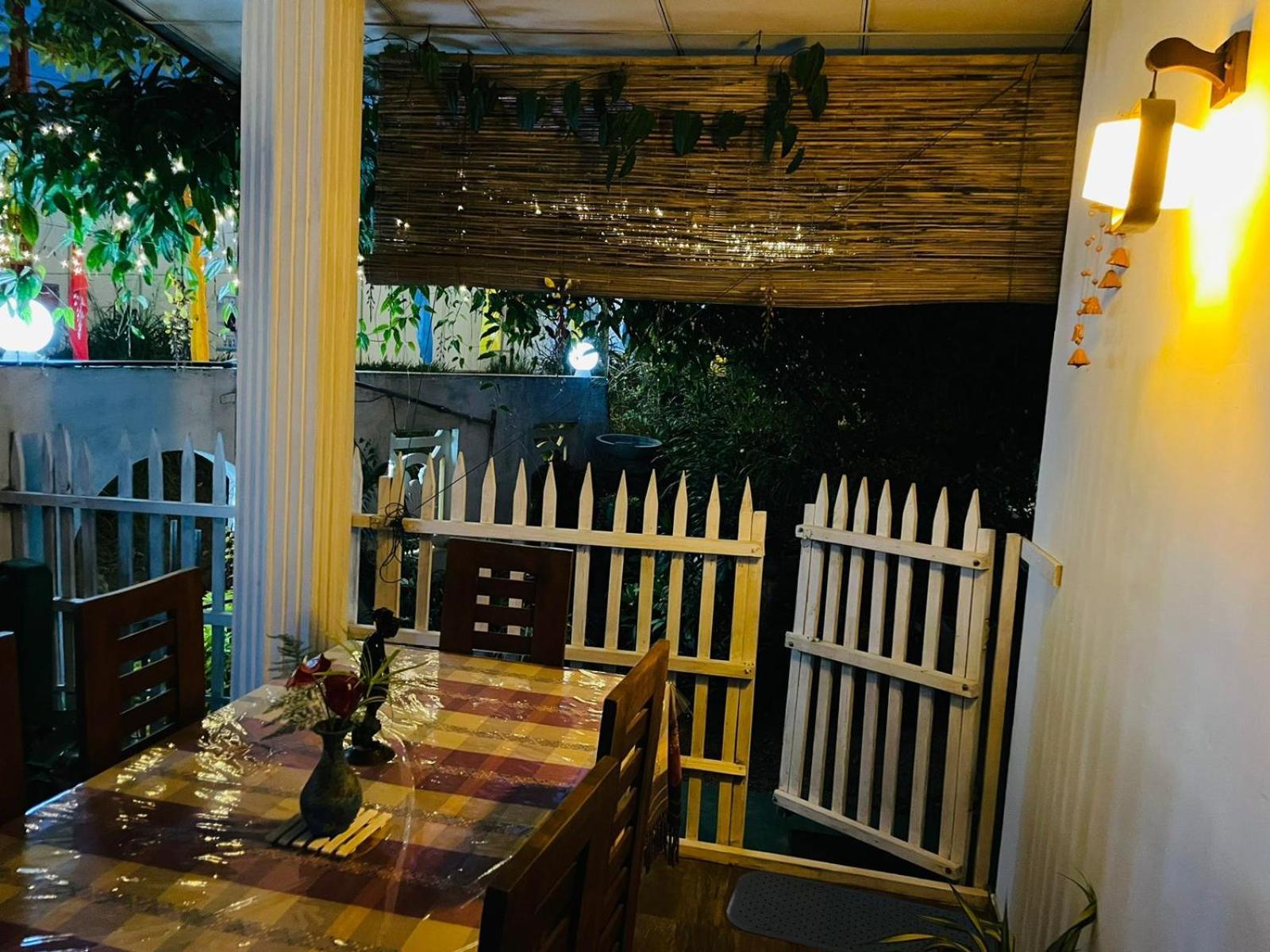 Ritz Inn Элла Экстерьер фото